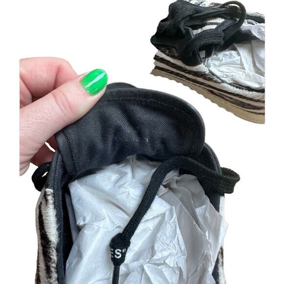 Off-White Low-Top Zebra Arrow Leather Sneakers, Size 40 (US Women’s 10) - Picture 8 of 13